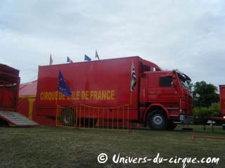 Le cirque de l'Ile de France de la famille Dubois
