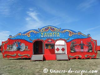La tradition se perpétue au cirque Zavatta de la famille Landri
