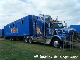 Les camions Kenworth des cirques français (02): la Piste aux Etoiles