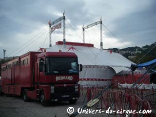 Derniers jours du séjour 2009 du cirque Medrano à Lyon