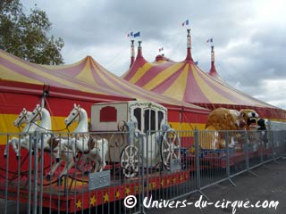 Paris: le cirque Pinder sur la Pelouse de Reuilly du 07 novembre 2009 au 10 janvier 2010