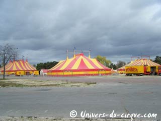 Paris: le cirque Pinder sur la Pelouse de Reuilly du 07 novembre 2009 au 10 janvier 2010
