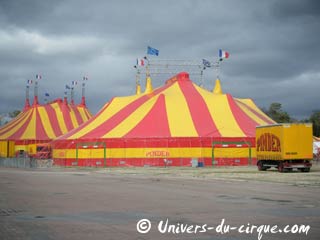 Paris: le cirque Pinder sur la Pelouse de Reuilly du 07 novembre 2009 au 10 janvier 2010