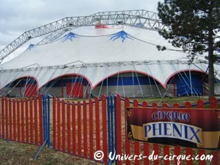 Paris: le cirque Phénix est arrivé sur la Pelouse de Reuilly