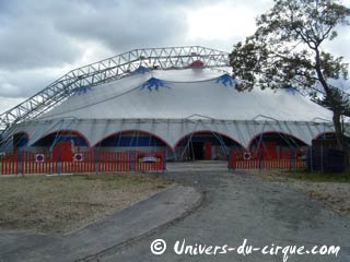 Paris: le cirque Phénix est arrivé sur la Pelouse de Reuilly