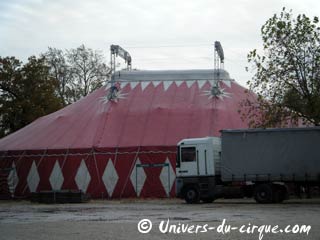 Paris: le cirque de Nol Christiane Bouglione 2009 se prépare