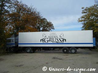 Paris: le séjour du cirque national Alexis Gruss se poursuit