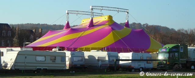 Un nouveau chapiteau pour le Cirque Medrano