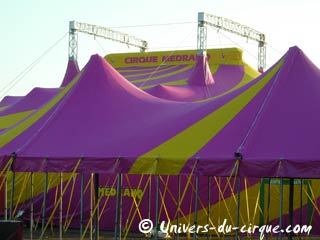 Un nouveau chapiteau pour le Cirque Medrano