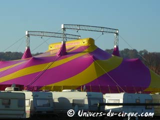 Un nouveau chapiteau pour le Cirque Medrano