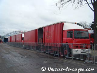 Paris: le cirque Arlette Gruss est arrivé sur la Pelouse de Reuilly