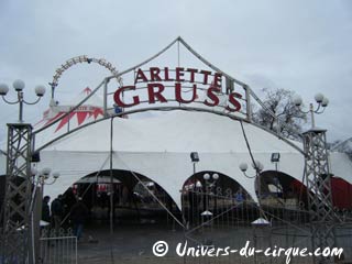 Paris: le cirque Arlette Gruss est arrivé sur la Pelouse de Reuilly