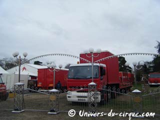 Paris: le cirque Arlette Gruss est arrivé sur la Pelouse de Reuilly