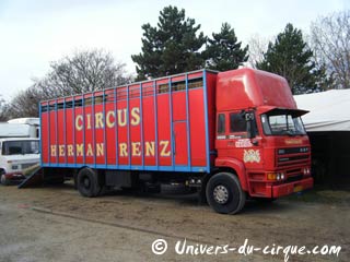 Hauts de Seine: les représentations du cirque Jean Richard ont débuté à Nanterre