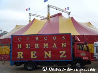 Hauts de Seine: les représentations du cirque Jean Richard ont débuté à Nanterre