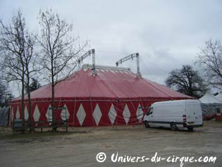 Derniers jours de l'édition 2009 du cirque de Nol Christiane Bouglione à Paris