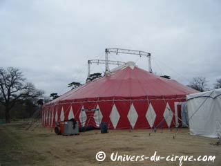 Derniers jours de l'édition 2009 du cirque de Nol Christiane Bouglione à Paris