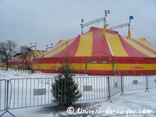 Le cirque Pinder sous la neige à Paris