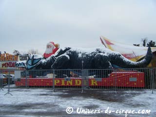 Le cirque Pinder sous la neige à Paris