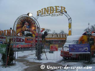 Le cirque Pinder sous la neige à Paris