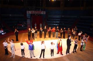 Cirque Educatif à Reims: ateliers de découverte des arts de la piste, ça va être le cirque!