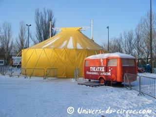 Hauts-de-Seine: la neige s'invite à l'espace cirque d'Antony