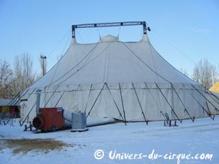 Hauts-de-Seine: la neige s'invite à l'espace cirque d'Antony
