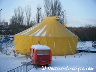 Hauts-de-Seine: la neige s'invite à l'espace cirque d'Antony