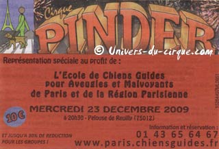 Paris: soirée du cirque Pinder au profit de l'Ecole des chiens d'aveugles