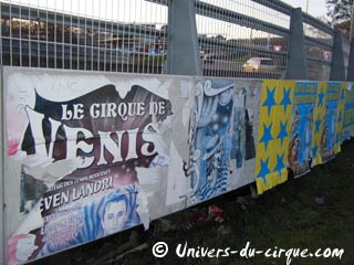 Essonne: les mystérieuses affiches du Nouveau Cirque Hippodrome à Villebon