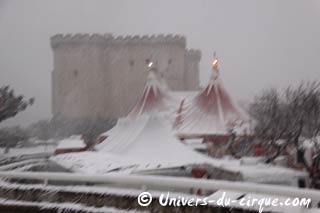 Le cirque Claudio Zavatta en pleine tempête de neige à Tarascon