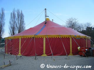 Loire-Atlantique: l'école du cirque Micheletty présente à la Baule jusqu'au 31 mai 2010