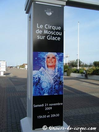 Charmes et similitudes des affiches des spectacles russes en France