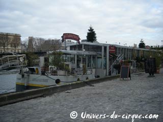 Paris: la péniche magique Métamorphosis va bientôt changer de quai
