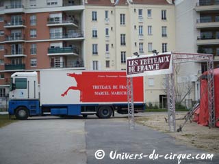 Hauts-de-Seine: les Tréteaux de France ont planté leur chapiteau à Montrouge