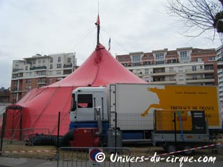 Hauts-de-Seine: les Tréteaux de France ont planté leur chapiteau à Montrouge
