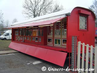 Yvelines: le séjour du cirque Joseph Bouglione se poursuit sur la base de loisirs de Saint Quentin-en-Yvelines