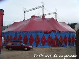 Début de tournée le 26 mars 2010 pour le Circus Herman Renz aux Pays-Bas