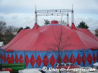 Début de tournée le 26 mars 2010 pour le Circus Herman Renz aux Pays-Bas
