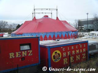 Début de tournée le 26 mars 2010 pour le Circus Herman Renz aux Pays-Bas