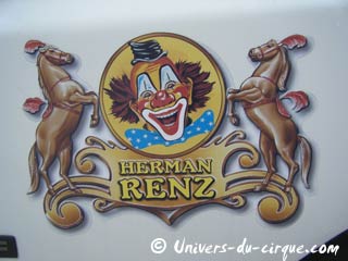 Début de tournée le 26 mars 2010 pour le Circus Herman Renz aux Pays-Bas
