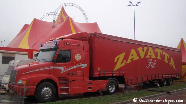 Le nouveau chapiteau du cirque Zavatta fils