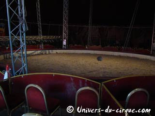 Le nouveau chapiteau du cirque Zavatta fils