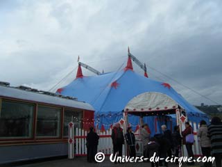 Dernière étape sur la Côte d'Azur de la seconde unité du cirque Medrano