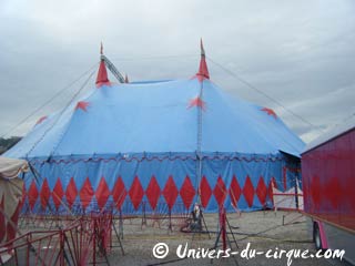 Dernière étape sur la Côte d'Azur de la seconde unité du cirque Medrano