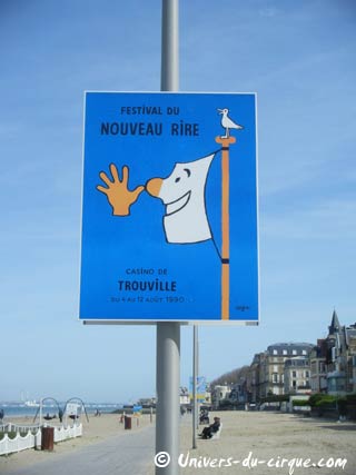 Calvados: les créations de Savignac s'affichent à Trouville-sur-Mer