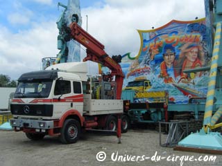 Démontage de la Foire du Trône à Paris