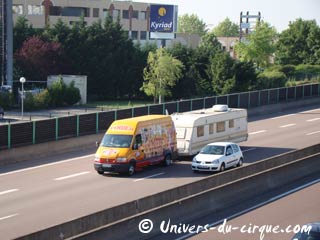 Bourgogne: l'arrivée du cirque Pinder Jean Richard à Dijon