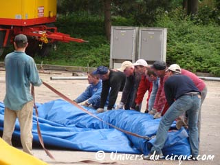 Bourgogne: le démontage du cirque Pinder à Dijon ce dimanche 06 juin 2010