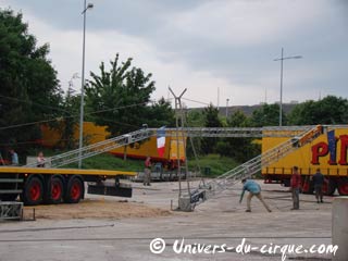 Bourgogne: le démontage du cirque Pinder à Dijon ce dimanche 06 juin 2010